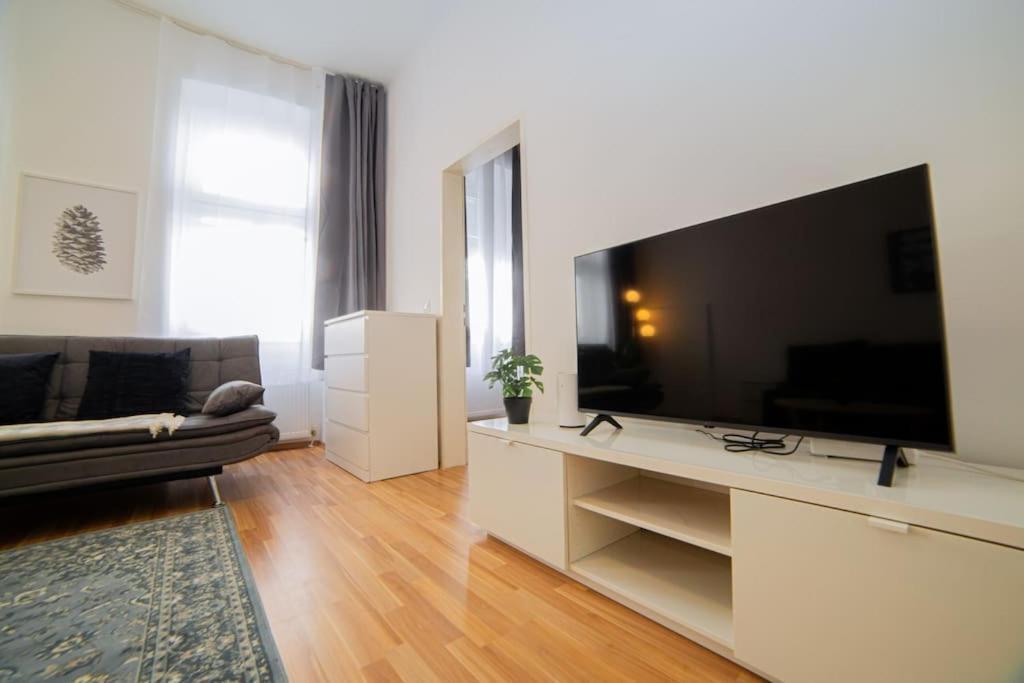 Modern Near Center 1br * Viena