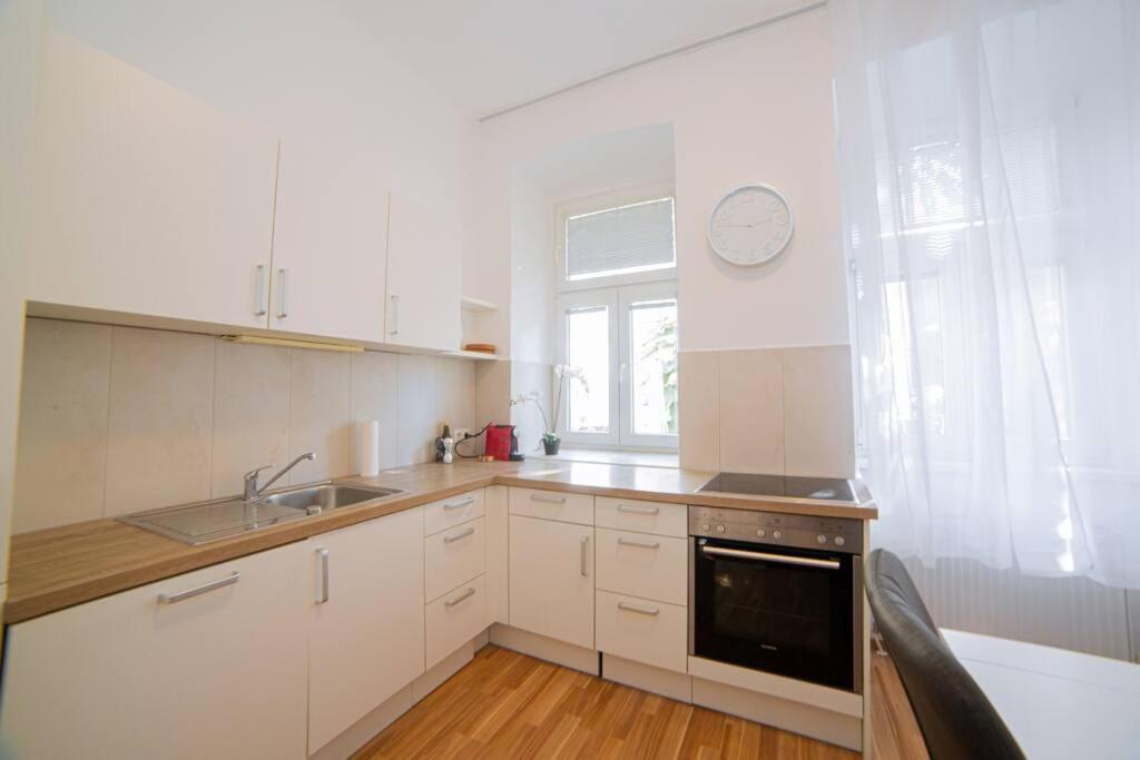 Modern Near Center 1br Apartamento *